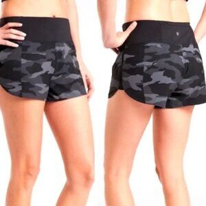 Athleta Running Free 3” Camo Shorts Black Grey Women's Small